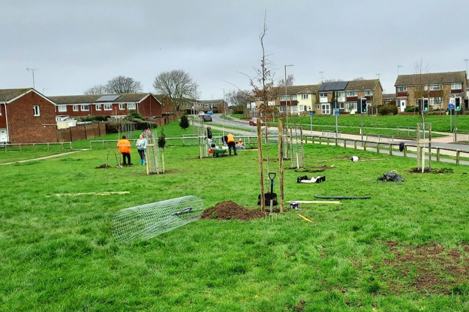 Planting at Spa Road play area